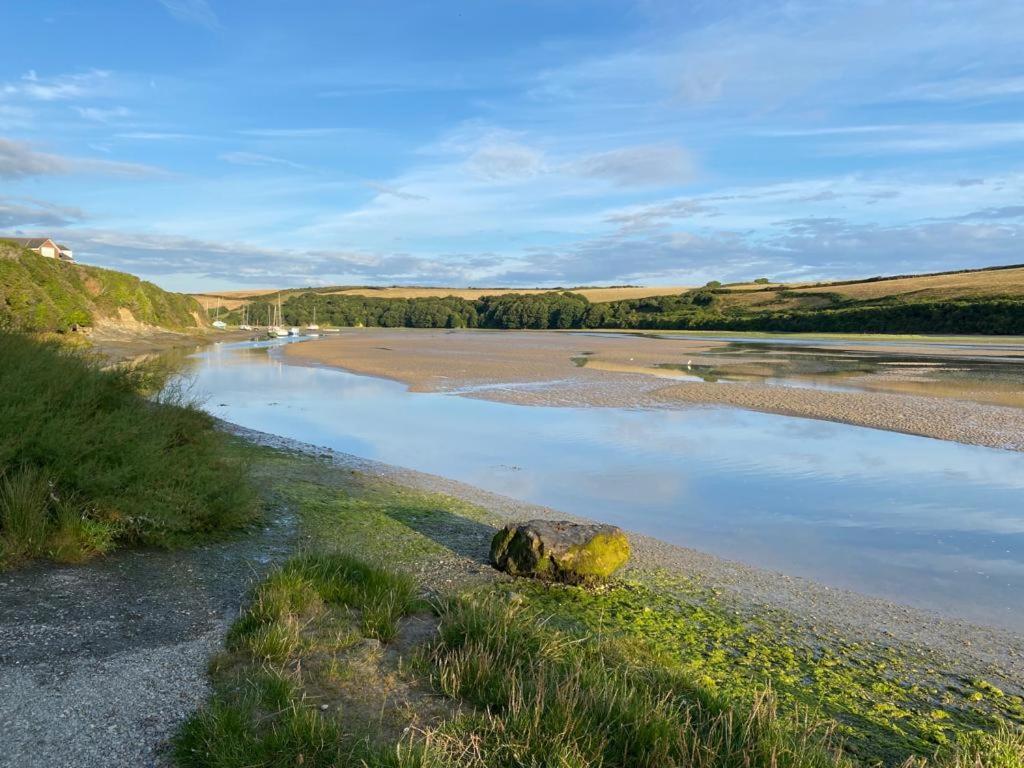 New Quay 1 Chatsworth Riverscape Apartments - Riverview Apartment In Great Location With Free Parking Overlooking The Gannel Just A Short Walk From Newquays Incredible Beaches And Local Amenities מראה חיצוני תמונה