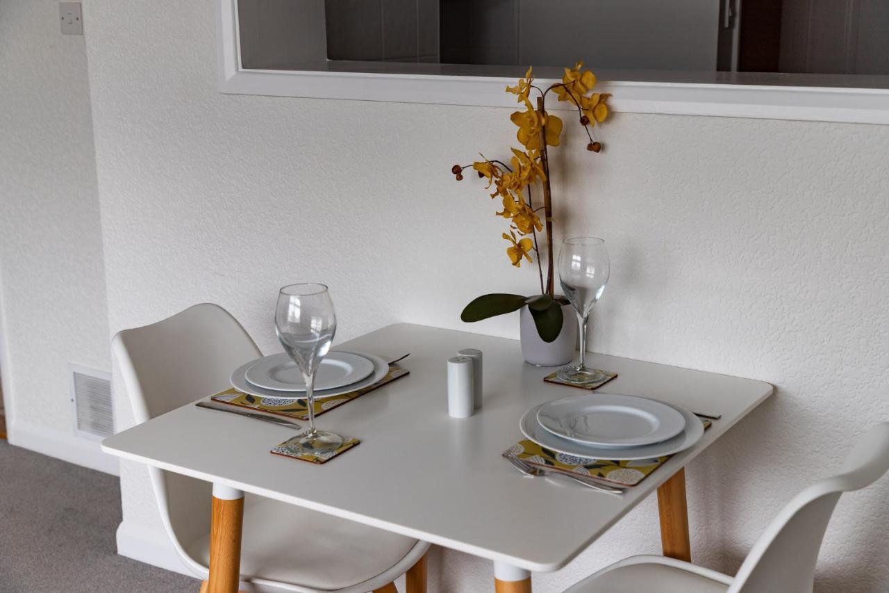 New Quay 1 Chatsworth Riverscape Apartments - Riverview Apartment In Great Location With Free Parking Overlooking The Gannel Just A Short Walk From Newquays Incredible Beaches And Local Amenities מראה חיצוני תמונה