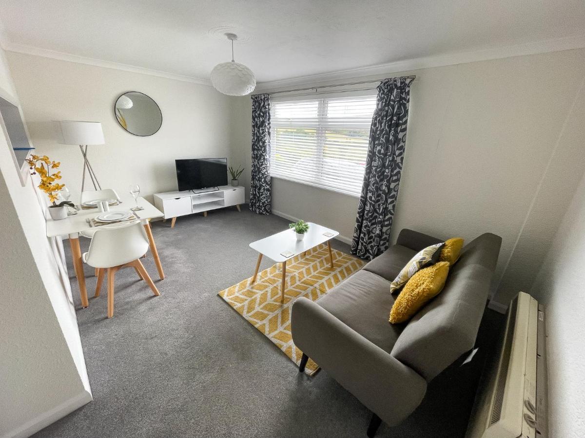 New Quay 1 Chatsworth Riverscape Apartments - Riverview Apartment In Great Location With Free Parking Overlooking The Gannel Just A Short Walk From Newquays Incredible Beaches And Local Amenities מראה חיצוני תמונה